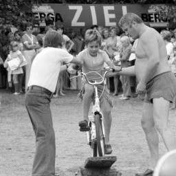 Symbolbild, stellvertretend für Bilder bei denen wir Ihre Hinweise benötigen.