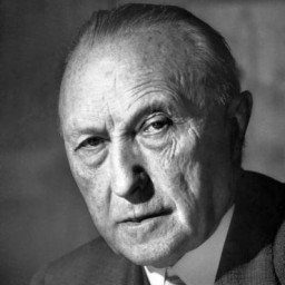 Konrad Adenauer, Foto: Bundesarchiv, B 145 Bild-F078072-0004 / Katherine Young / [CC BY-SA 3.0 DE](https://creativecommons.org/licenses/by-sa/3.0/de/deed.en), via Wikimedia Commons / (Ausschnitt)