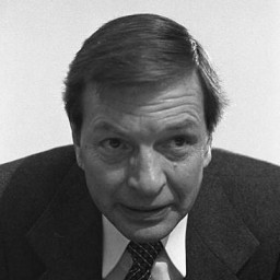 Karl Ravens, Foto: Bundesarchiv, B 145 Bild-F055059-0025 / Schaack, Lothar / [CC-BY-SA 3.0](https://creativecommons.org/licenses/by-sa/3.0/de/), via Wikimedia Commons